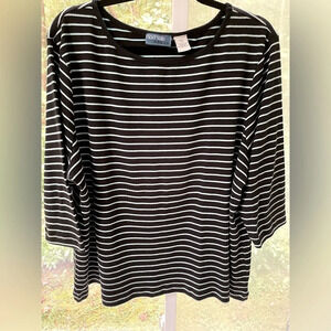 SportElle 2X women’s 3/4 sleeve pullover with scoop neck. Black & teal striped.